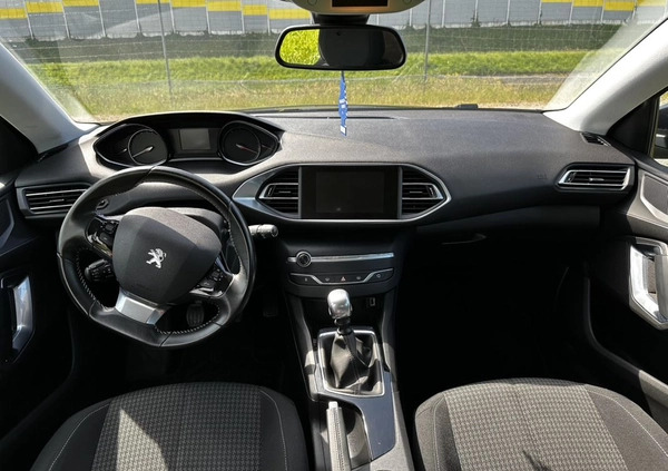 Peugeot 308 cena 42500 przebieg: 104500, rok produkcji 2019 z Koło małe 352